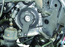 JTC-4013 ФИКСАТОР ШКИВА КОЛЕНВАЛА (TOYOTA,LEXUS)